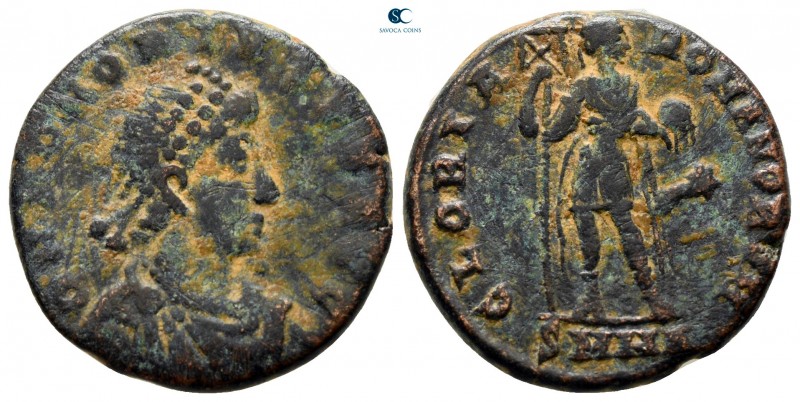 Honorius AD 393-423. Heraclea
Follis Æ

20 mm., 5,12 g.



nearly very fi...