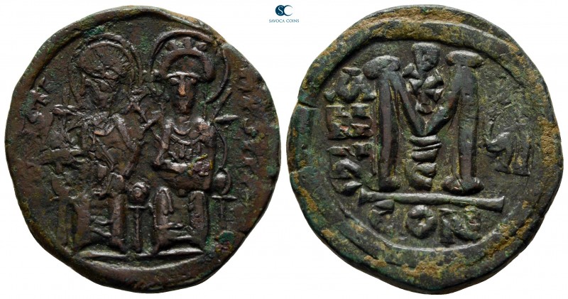 Justin II and Sophia AD 565-578. Constantinople
Follis Æ

31 mm., 13,94 g.
...