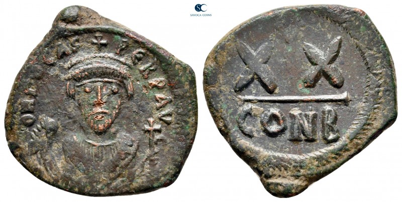 Phocas AD 602-610. Constantinople
Half Follis or 20 Nummi Æ

26 mm., 5,65 g....