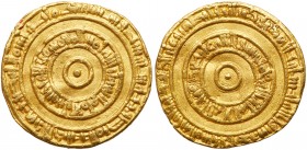 Medieval Islamic
Fatimid, al-'Aziz Nizar, AH 365-386/ CE 975-996, Gold Dinar (4.10g). Al-Mansuriya mint, AH 366. Two concentric legends with broad em...