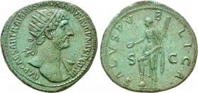 HADRIAN (117-138). Dupondius. Rome. 

Obv: IMP CAESAR TRAIANVS HADRIANVS AVG P M TR P COS III. 
Radiate bust right, with slight drapery.
Rev: SALV...