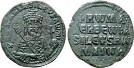 CONSTANTINE VII PORPHYROGENITUS with ROMANUS I (913-959). Follis. Constantinople. 

Obv: + RωMAҺ ЬASILЄVS RωM. 
Crowned facing bust of Romanus, hol...