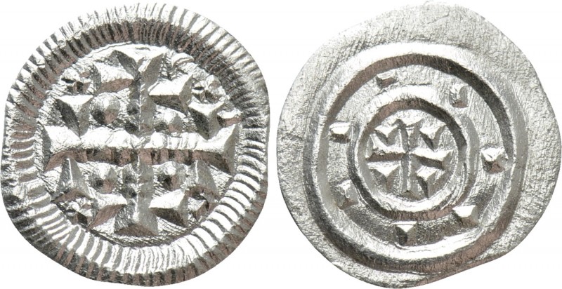 HUNGARY. István II (1116-1131). Denar. 

Obv: Cross with pellets in angles.
R...