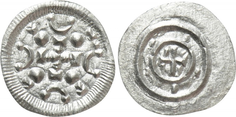 HUNGARY. Bela II (1131-1141). Denar. 

Obv: Cross with four crescents and four...