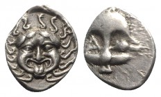Thrace, Apollonia Pontika, c. mid-late 4th century BC. AR Drachm (15mm, 3.21g, 12h). Upright anchor; A to l., crayfish to r. R/ Facing gorgoneion with...