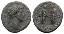 Marcus Aurelius (161-180). Æ Dupondius (27mm, 12.07g, 11h). Rome, AD 162. Radiate head r. R/ Marcus Aurelius and Lucius Verus standing vis-à-vis, clas...