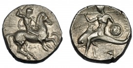 TARENTO. Didracma (334-302 a.C.). A/ Jinete a der. con escudo y lanzas, debajo DAI. R/ Taras cabalgando delfín a izq. con lanza y escudo; delante QI. ...