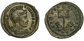 LICINIO. Follis. Ticinum (319-320). R/ Dos cautivos al pie de estandarte con VOT/XX, exergo TT. VE 3,17 g. 20,7 mm. RIC-116. EBC.
