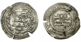 CALIFATO. Abd al-Rahman III. Dirham. Madinat al-Zahra. 342 H. AR 2,31 g. 22 mm. V-424. Cospel abierto. MBC.
