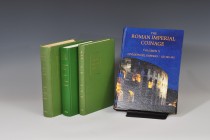 Lote de 4 volúmenes: Mattingly et al., Roman Imperial Coinage: vol. I. Augustus to Vitellius, London, 1968; vol. II. Vespasian to Hadrian, London, 196...