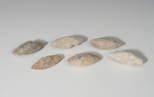 ROMA. República Romana. Lote de seis glandes bicónicos (I a.C.). Plomo. Tres con monograma AVF. Longitud 5,0-5,1 cm.