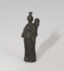 ROMA. Imperio Romano. Figura de Isis-Fortuna (I-III d.C.). Bronce. Sujeta cornucopia. Altura 5,3 cm.