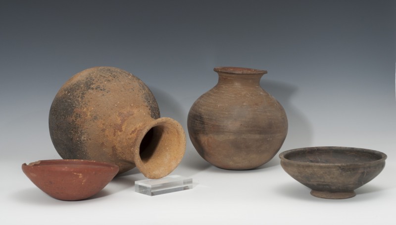 PREHISPÁNICO. Período Formativo Temprano-Medio. Terracota. Lote de cuatro recipi...