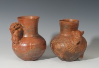 PREHISPÁNICO. Cultura Teotihuacana (250-750 d.C.). Lote de dos jarras. Terracota anaranjada. Con decoración zoomorfa en forma de asas falsas. Altrua 1...