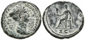 SABINA. As. (Ae. 9.49g \/ 27mm). 128-134 AD Rome. Anv: SABINA AVGVSTA HADRIAN AVG P P. Draped bust with hair gathered to the right. Rev: Vesta seated ...