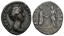 FAUSTINA I. Denario. (Ar. 3.46g \/ 17mm). 141 AD Rome. Ob: DIVA AVG FAVSTINA. Draped bust with hair gathered to the right of Faustina I. Rev: CONCORDI...