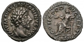 MARCUS AURELIUS. Denarius. (Ar. 3.00g \/ 18mm). 161-162 AD Rome. Anv: IMP AVREL ANTONINVS AVG. Laureate bust to the right of Marco Aurelio. Rev: CONCO...