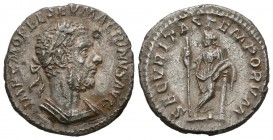 MACRINUS. Denarius. (Ar. 2.23g \/ 18mm). 217 AD Rome. Ob: IMP CM OPEL SEV MACRINVS AVG. Laureate bust and breastplate to the right of Macrino. Rev: SE...
