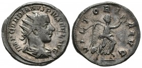 GORDIAN III. Antoninian. (Ar. 5.01g \/ 22mm). 242-244 AD Rome. Anv: IMP GORDIANVS PIVS AEL AVG. Radiated and draped bust to the right of Gordiano III....