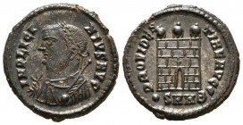 LICINIUS I. Follis. 318-320 AD Heraclea. A \/ Bust awarded and draped on the right, carrying globe, scepter and mappa. IMP LICINIUS AVG. R \/ Camp gat...