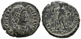 THEODOSIO I. Follis. (Ae. 5.25g \/ 22mm). 383-392 AD Antioch. Anv: DN THEODOSIVS PF AVG. Laureate and draped bust on the right. Rev: GLORIA ROMANORVM....