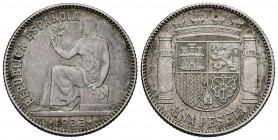II REPUBLIC (1931-1939). 1 Peseta (Ar.5.00g \/ 23mm). 1933. * 3-4. Madrid. (Cal-2019-34). XF.