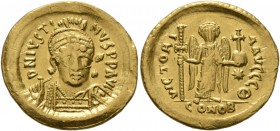 Justin I, 518-527. Solidus (Gold, 21 mm, 4.32 g, 6 h), Constantinopolis. D N IVSTINVS PP AVC Helmeted, diademed and cuirassed bust of Justin I facing ...