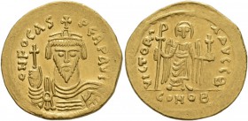 Phocas, 602-610. Solidus (Gold, 22 mm, 4.30 g, 7 h), Constantinopolis. d N FOCAS PERP AVI Draped and cuirassed bust of Phocas facing, wearing crown an...