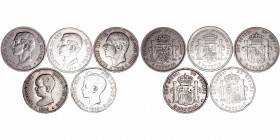 La Peseta
Lotes de Conjunto
5 Pesetas. AR. Lote de 5 monedas. 1875, 1876, 1885, 1890 y 1898. Estrellas no visibles. MBC- a BC+.