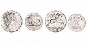Monedas Extranjeras
Albania
Lote de 2 monedas. Cuproníquel. 1/4 Leku 1927 R y Lek 1926 R. KM.3 y 5. MBC-.