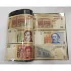 Billetes
Billetes Extranjeros
Pequeño álbum conteniendo 15 billetes de variados países (Argentina, Méjico, Portugal, Perú...). SC- a RC.
