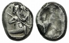 Achaemenid Kings of Persia, c. 485-470 BC. AR Siglos (17mm, 4.74g). Persian king r., in kneeling-running stance, holding spear and bow. R/ Incuse punc...
