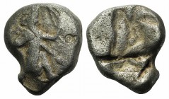 Achaemenid Kings of Persia, c. 485-470 BC. AR Siglos (15mm, 5.38g). Persian king r., in kneeling-running stance, holding spear and bow. R/ Incuse punc...