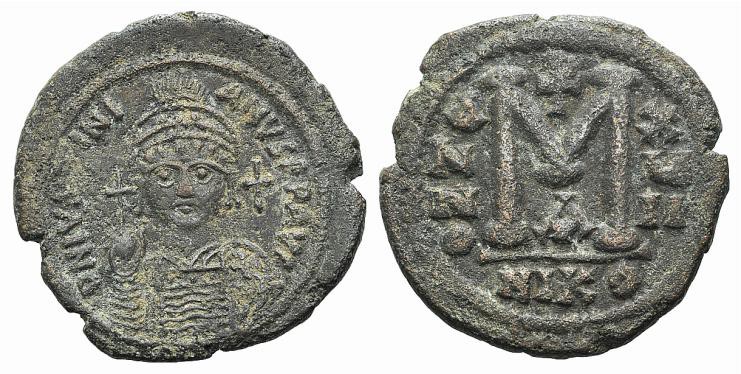 Justinian I (527-565). Æ 40 Nummi (33mm, 20.03g, 6h). Nicomedia, year 17 (543/4)...