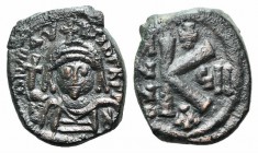 Maurice Tiberius (582-602). Æ 20 Nummi (24mm, 5.83g, 6h). Constantinople, year 8 (589/90). Diademed, helmeted and cuirassed facing bust, holding globu...