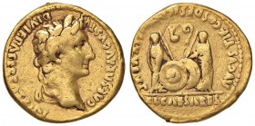 Augusto (27 a.C.-14 d.C.) Aureo - Busto laureato a d. - R/ Gaio e Lucio stanti di fronte con scudi e strumenti sacrificali – RIC 206 AU (g 7,88) Ritoc...