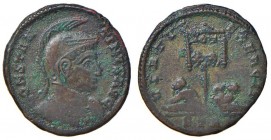 Costantino (311-337) Follis (Treviri) Busto elmato a d. - R/ Due prigionieri – AE (g 2,65)
MB