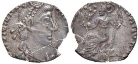 Valentiniano (364-375) Siliqua - Busto diademato a d. – R/ Roma seduta a s. – AG (g 1,06) Tosato e con frattura del tondello
BB