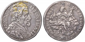Innocenzo XII (1691-1700) Mezza piastra A. II – Munt. 27 AG (g 15,56) RR Foro otturato
qBB