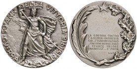 REPUBBLICA ITALIANA (1946-) Medaglia 1968 50° anniversario della vittoria nella guerra 1915-1918 – Opus: Gonsonni – MA (g 34,99 – Ø 44 mm)
FDC...