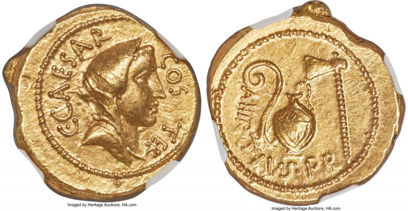 Julius Caesar, as Dictator (49-44 BC). AV aureus (20mm, 8.16 gm, 2h). NGC Choice...