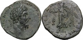 Marcus Aurelius (161-180). AE Sestertius, 166-167 AD. Laurate head right. / Victory advancing left, holding wreath and palm. RIC III 948. AE. 21.06 g....