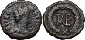 Ostrogothic Italy, Theoderic (493-526). AE Decanummium, Ravenna mint. Bust of Ravenna right, turreted, draped. / Monogram within wreath. MIB 72a. AE. ...