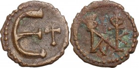 Justinian I (527-565). AE Pentanummium, Constantinople mint (?). Monogram. / Large E; before, +. Sear -; Ratto 749; Morello 15/7; BMC byz. 428. AE. 1....