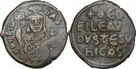 Teophilus (829-842). AE 40 Nummi, Constantinople mint, 931-944. Crowned half-length figure facing, wearing loros, labarum holding globus cruciger. / L...