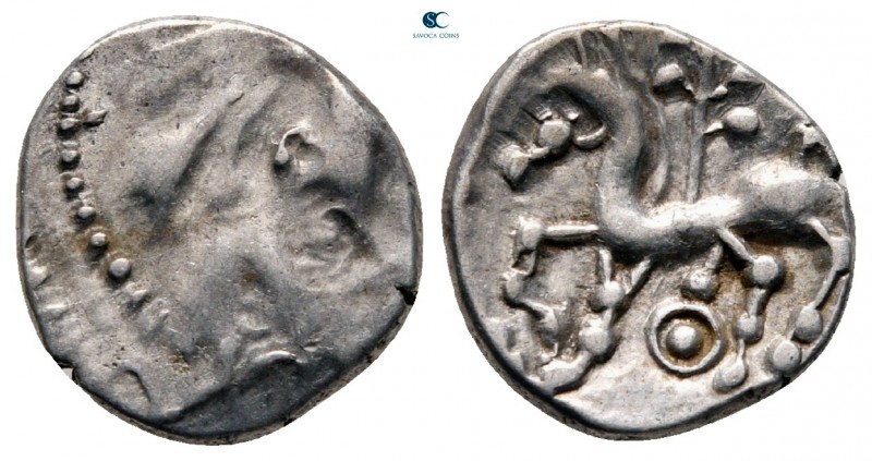 Central Gaul. Bituriges Cub circa 75-50 BC. Quinarius AR

13 mm, 1,85 g

Mal...