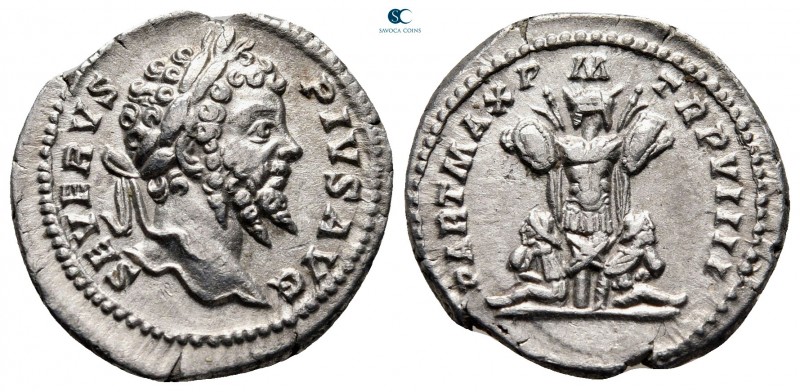 Septimius Severus AD 193-211. Rome
Denarius AR

20 mm, 3,11 g

SEVERVS PIVS...