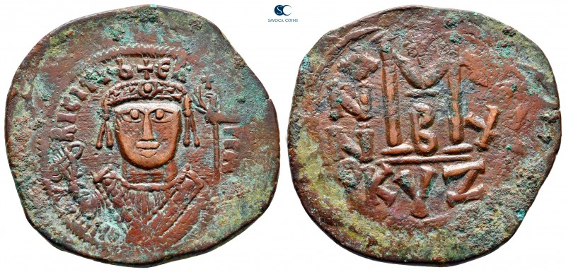 Maurice Tiberius AD 582-602. Cyzicus
Follis or 40 Nummi Æ

34 mm, 13,22 g

...