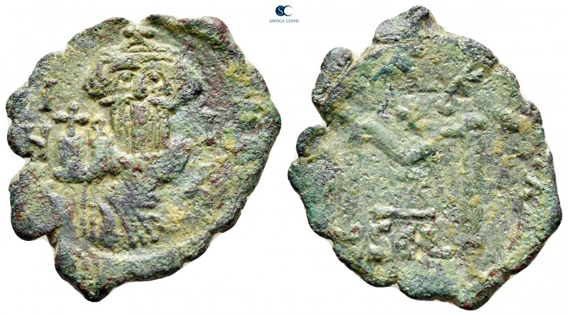 Constans II AD 641-668. Syracuse
Follis or 40 Nummi Æ

27 mm, 4,85 g

Const...
