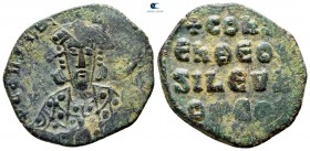 Constantine VII and Romanus I AD 913-959. Constantinople. Follis or 40 Nummi Æ